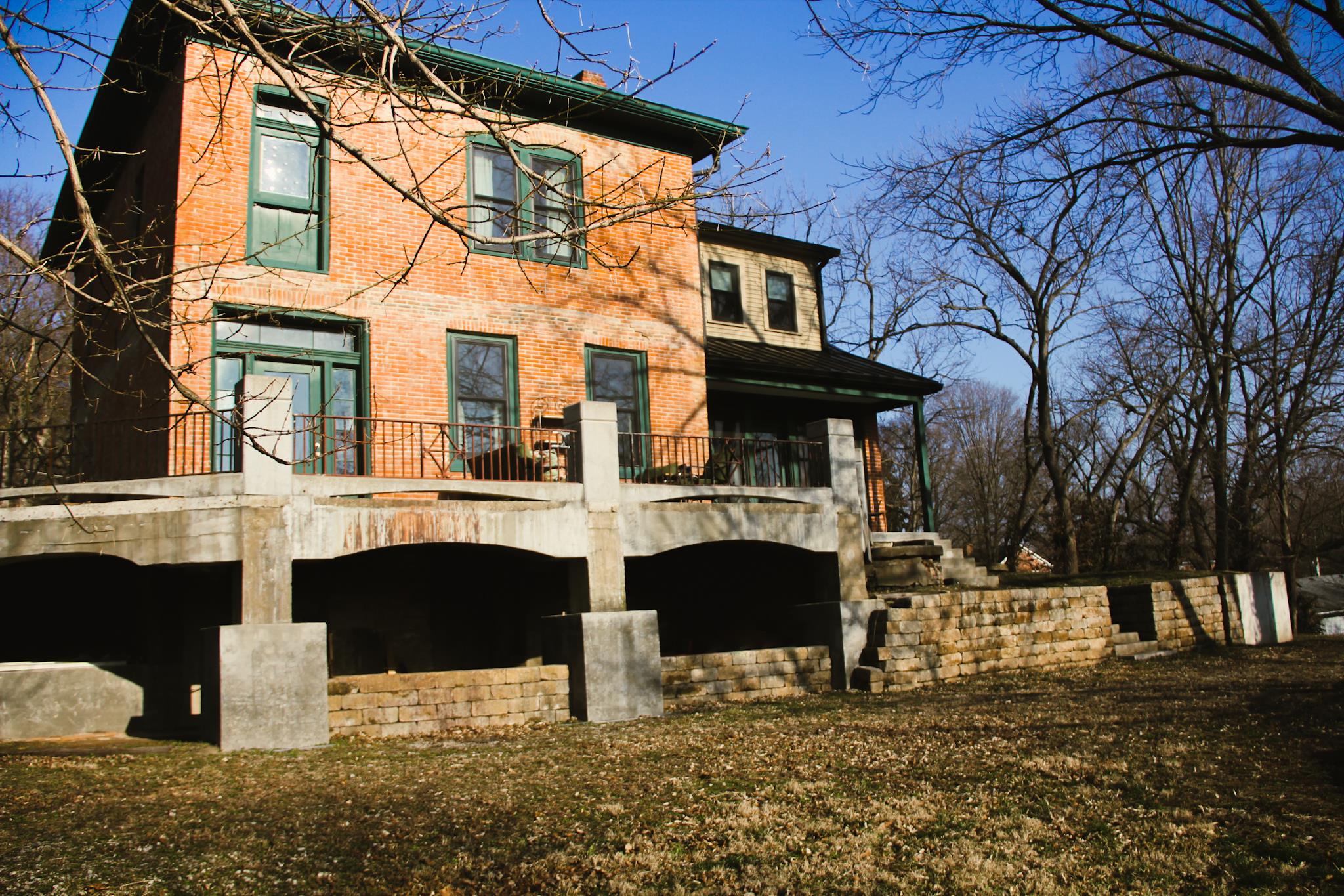 Weston Steamboat Inn in Weston, Missouri About Us